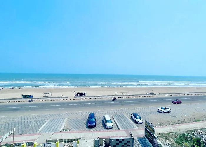 A Luxury Hotel - T - B - Suite Near Sea Beach And Temple - Fully Air Conditioned Hotel At Prime Location - Beach Front And Near Temple - Hygiene & Spacious Room - With Wifi- Restaurant- Lift- And- Parking - Best Hotel In Puri